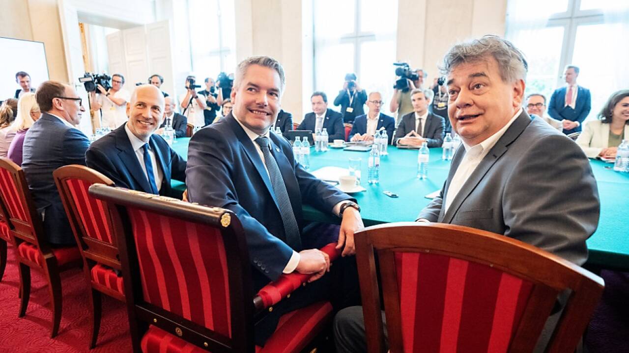 Regierung besteht mehrheitlich aus Männern  Regierung besteht mehrheitlich aus Männern