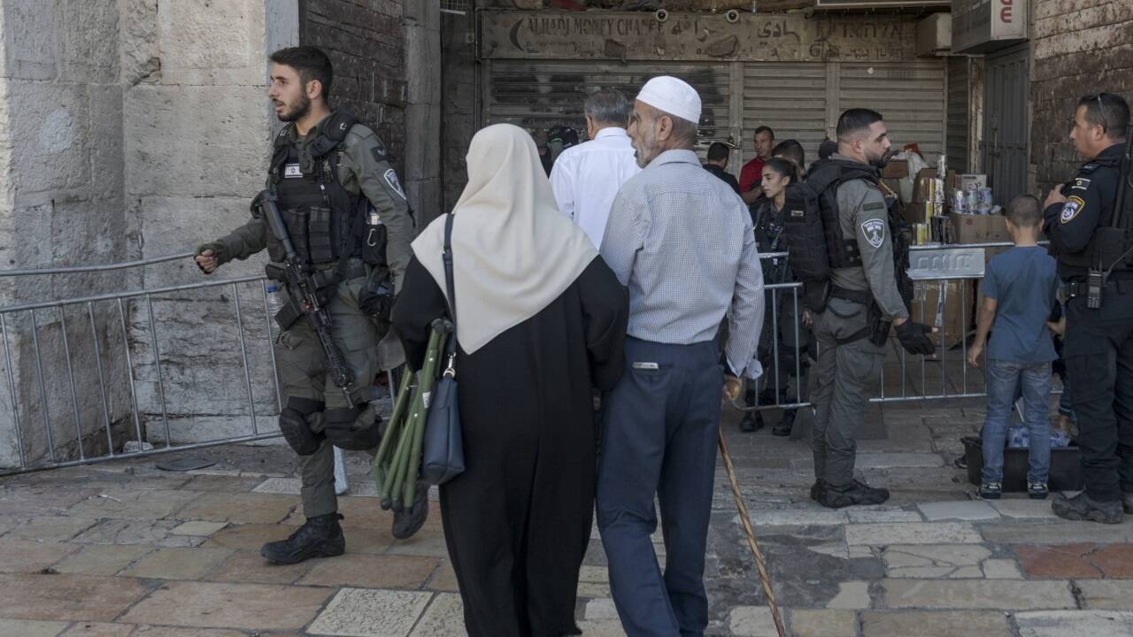 Am Damaskus-Tor, Eingang zur Altstadt Jerusalems, treffen das arabische Ostjerusalem und der jüdische Westteil aufeinander. 