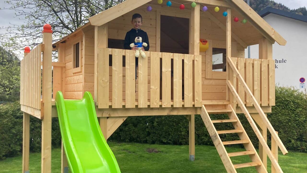 Der Wunsch von Fabian wurde bereits Wirklichkeit. Zuhause im Garten steht seit Herbst 2023 ein Stelzenhaus.  