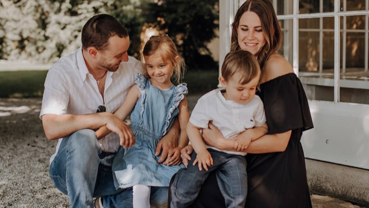 Die 6-jährige  an Leukämie erkrankte Mia aus Salzburg (mit ihren Eltern und Bruder Ben) wünscht sich sehnlich einen Familienausflug ins Disneyland in Paris. Ende April wird ihr Wunsch wahr.  