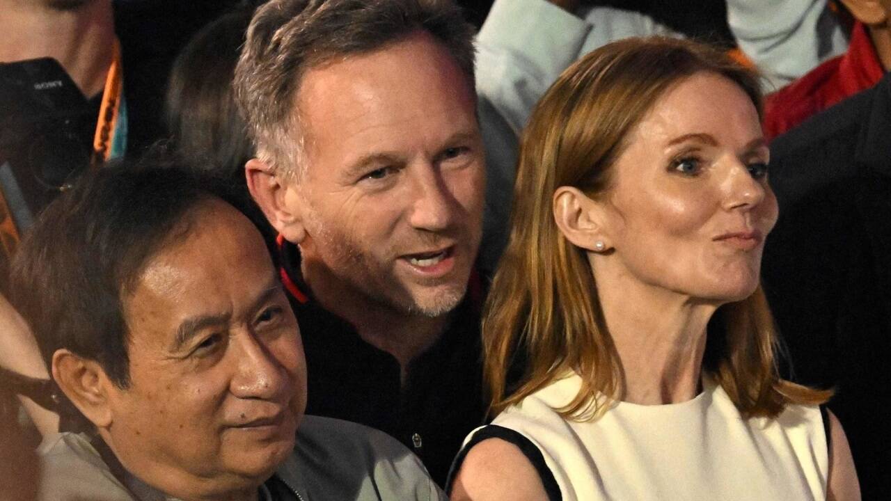 Red-Bull-Mehrheitseigentümer Chalerm Yoovidhya (l.), Teamchef Christian Horner und Ehefrau Geri Halliwell demonstrierten zum Saisonauftakt in Bahrain Einigkeit. Red-Bull-Mehrheitseigentümer Chalerm Yoovidhya (l.), Teamchef Christian Horner und Ehefrau Geri Halliwell demonstrierten zum Saisonauftakt in Bahrain Einigkeit.