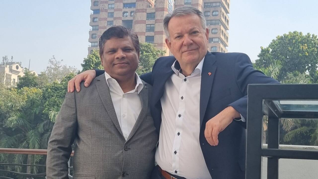 Anthony Nadar und Georg Winkler betreuen den Markt Indien. 