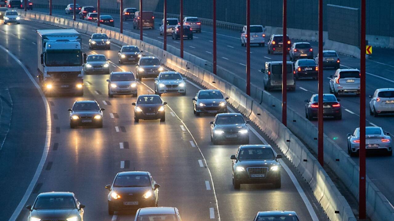 Frauen fahren laut VCÖ-Analyse viel vorsichtiger Auto als Männer 