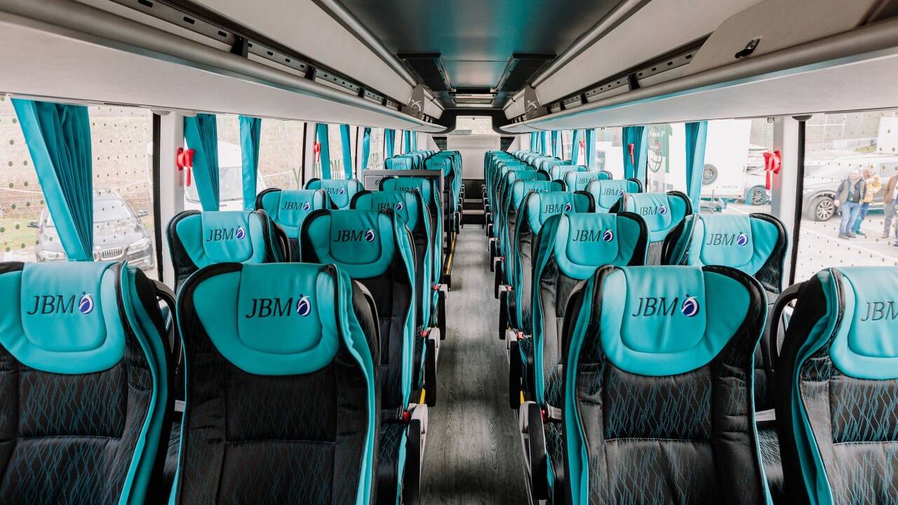 Ein Blick in das Innere des Busses.  