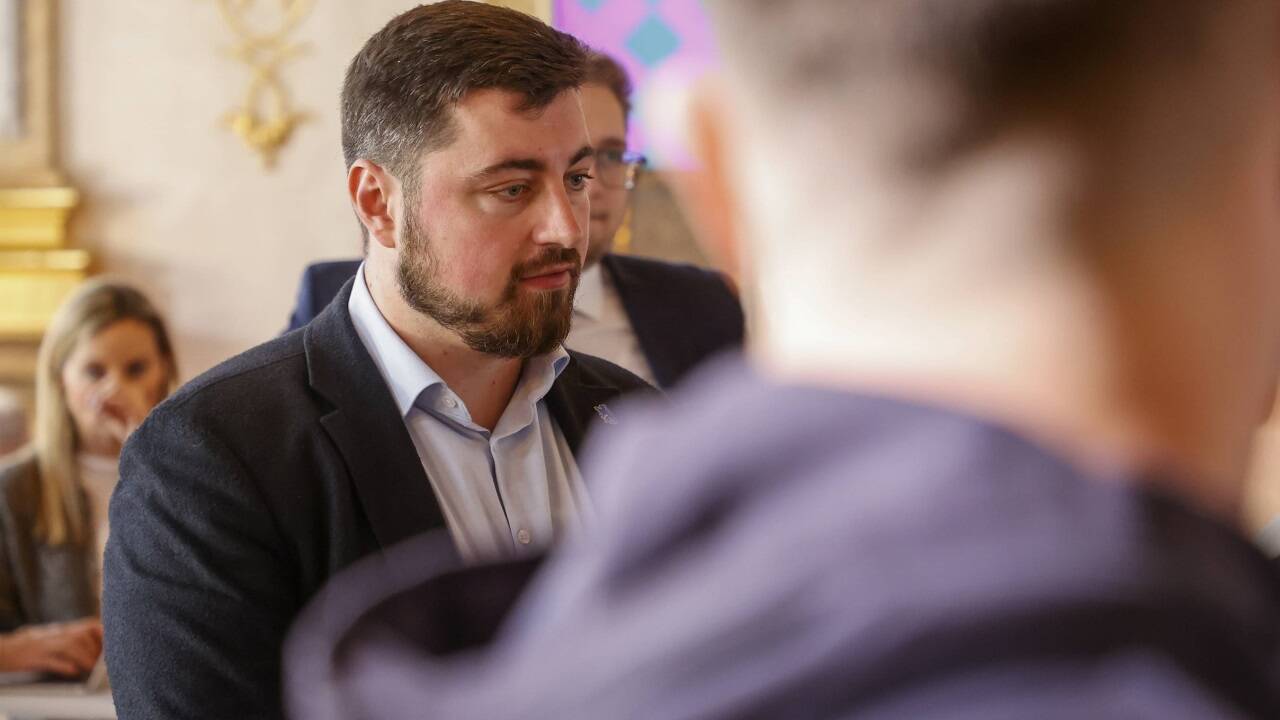 Paul Dürnberger liegt um kurz nach 17 Uhr bei knapp unter zehn Prozent. 
