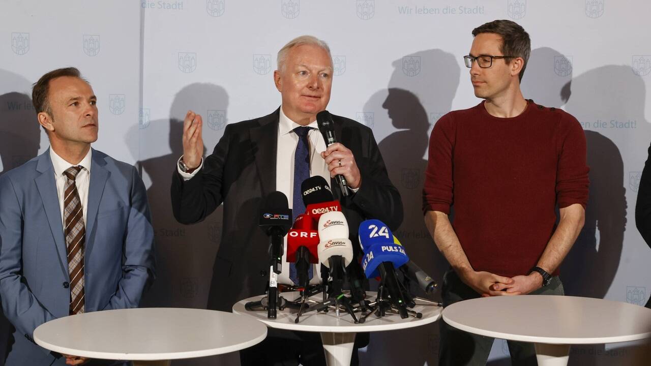Auinger (SPÖ), Kreibich (ÖVP), Dankl (KPÖ plus) geben im Schloss Mirabell erste Stellungnahmen ab. 