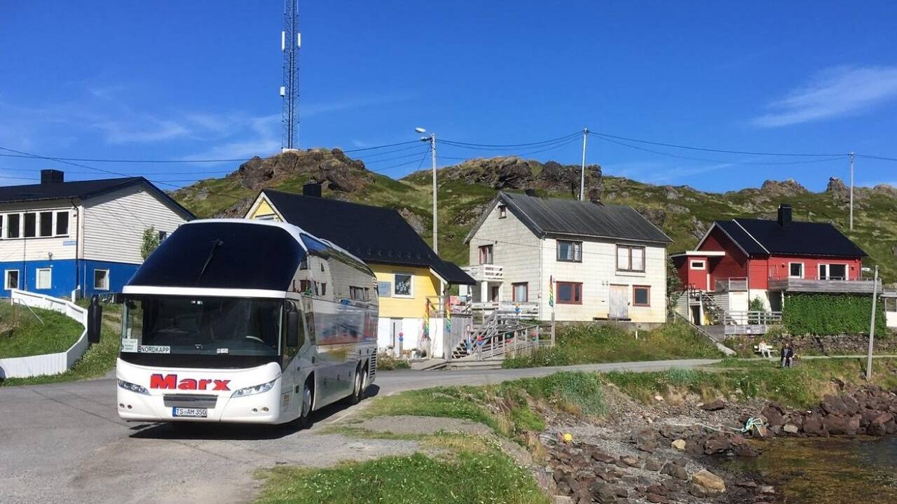 Skandinavien ist ein beliebtes Reiseziel der Reisebusse. Hier ein Bild vom Nordkap. 