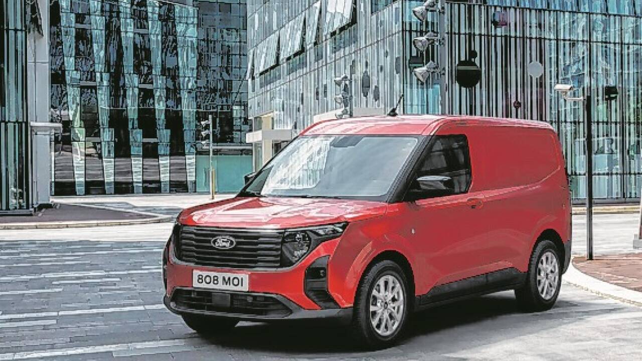 Genug Platz für zwei Europaletten. Die neu entwickelte Generation des wendigen Lieferwagenmodells Ford Transit Courier. 