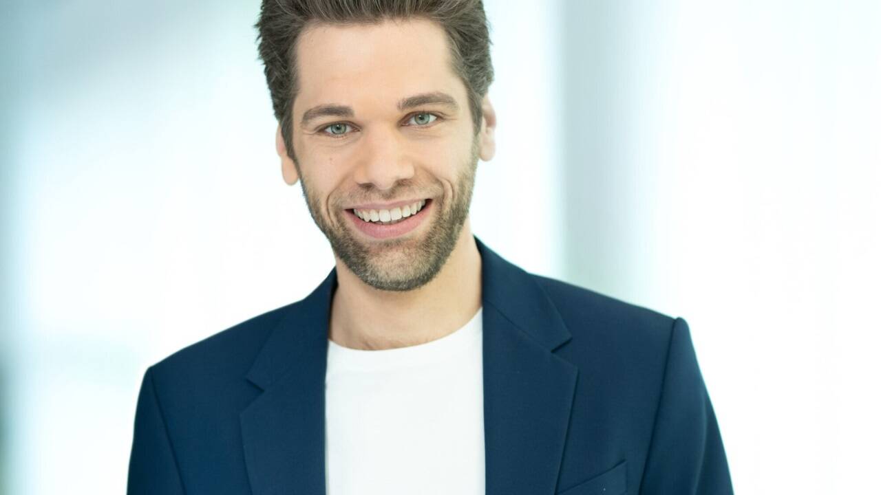 „Auch bei den Lehrerinnen und Lehrern, die bei dem Journalistenbesuch stets anwesend sind, gibt es viele Aha-Effekte“, sagt ORF-Journalist Philipp Maschl.  