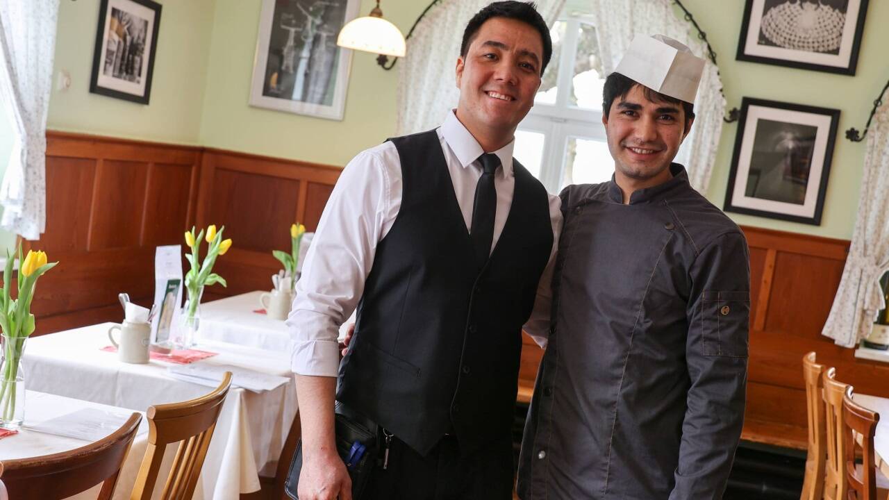 Hasan Khademi und Younus Zacharias im Weiserhof. Hasan Khademi und Younus Zacharias im Weiserhof.