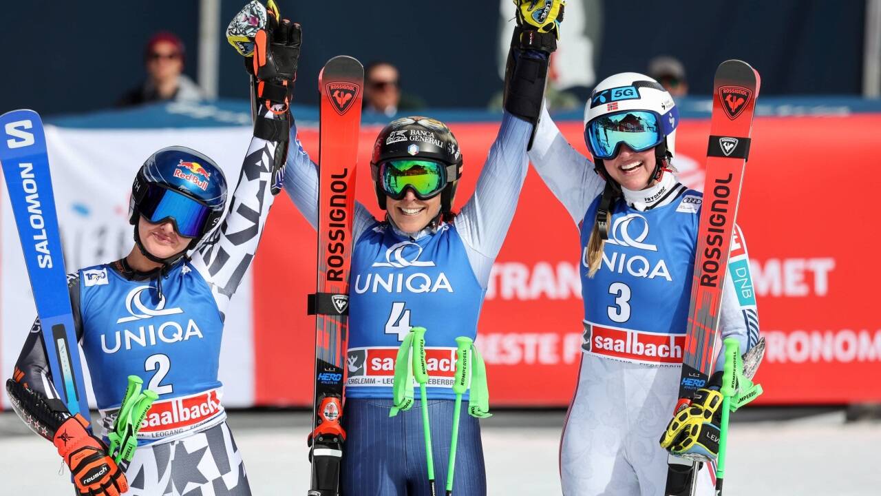 Siegerinnenbild: Alice Robinson (NZL), Federica Brignone (ITA) und Thea Louise Stjernesund (NOR). 