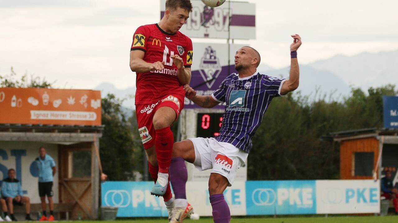 Christoph Gruber (l.) will im Sommer den Sprung in den Profifußball schaffen.  