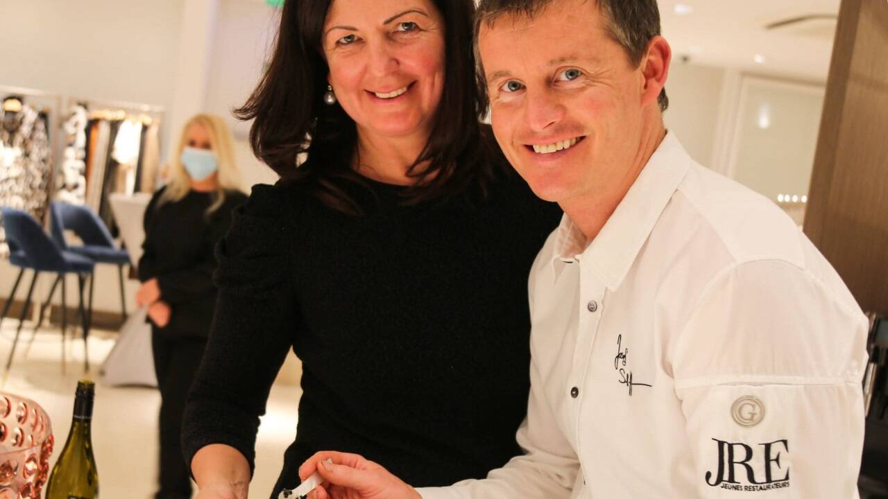 Maria und Josef Steffner dürfen sich doppelt freuen: Nicht nur, weil ihr Restaurant Mesnerhaus unter den Top-100-Lokalen ist, sondern auch weil Maria Steffner zu einer der besten Gastgeberinnen (Platz 7) gewählt wurde.  