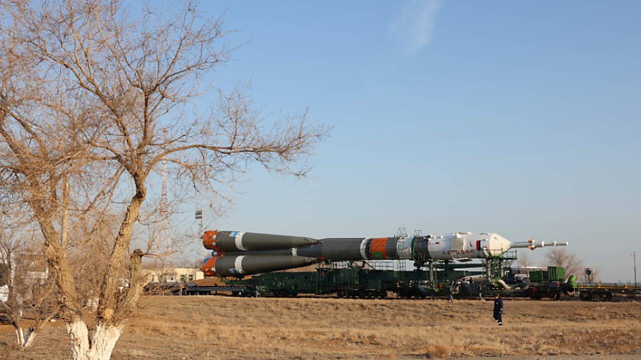 Die Sojus-Trägerrakete hebt zunächst nicht von Baikonur ab.  Die Sojus-Trägerrakete hebt zunächst nicht von Baikonur ab.