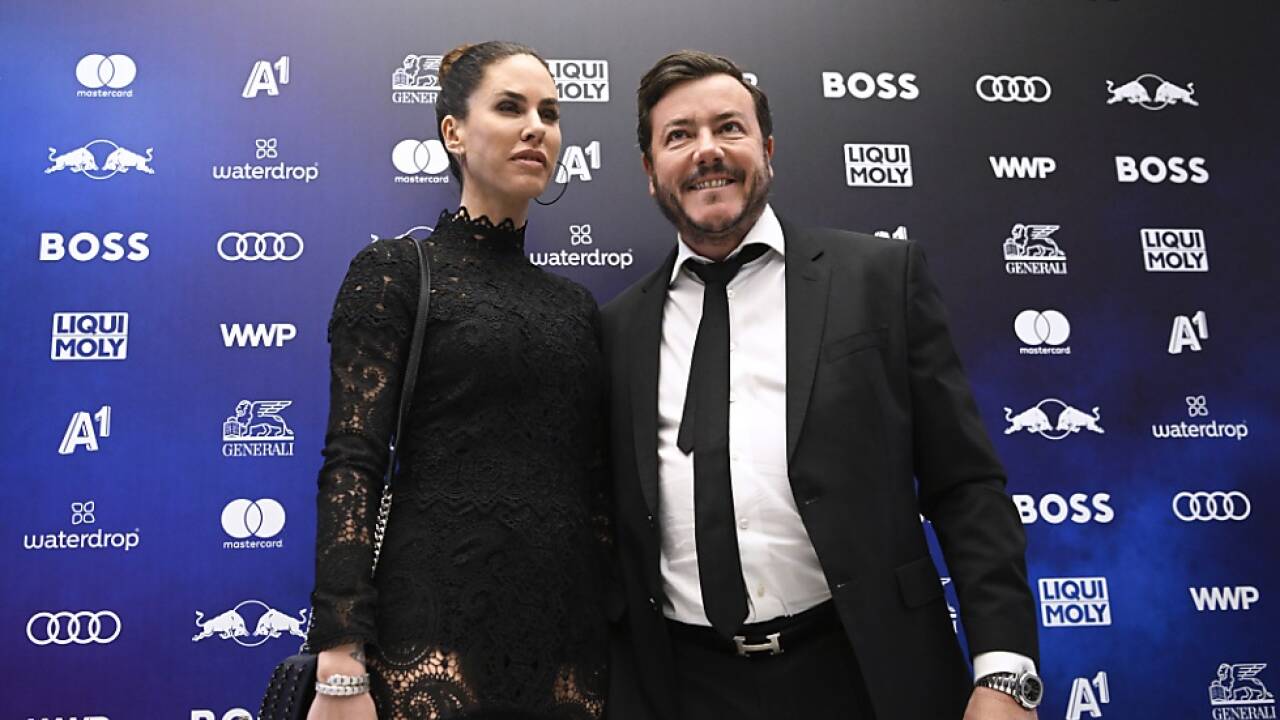 Ehepaar Benko in "reicheren" Tagen - Signa-Gründer nun selbst pleite Ehepaar Benko in 'reicheren' Tagen - Signa-Gründer nun selbst pleite