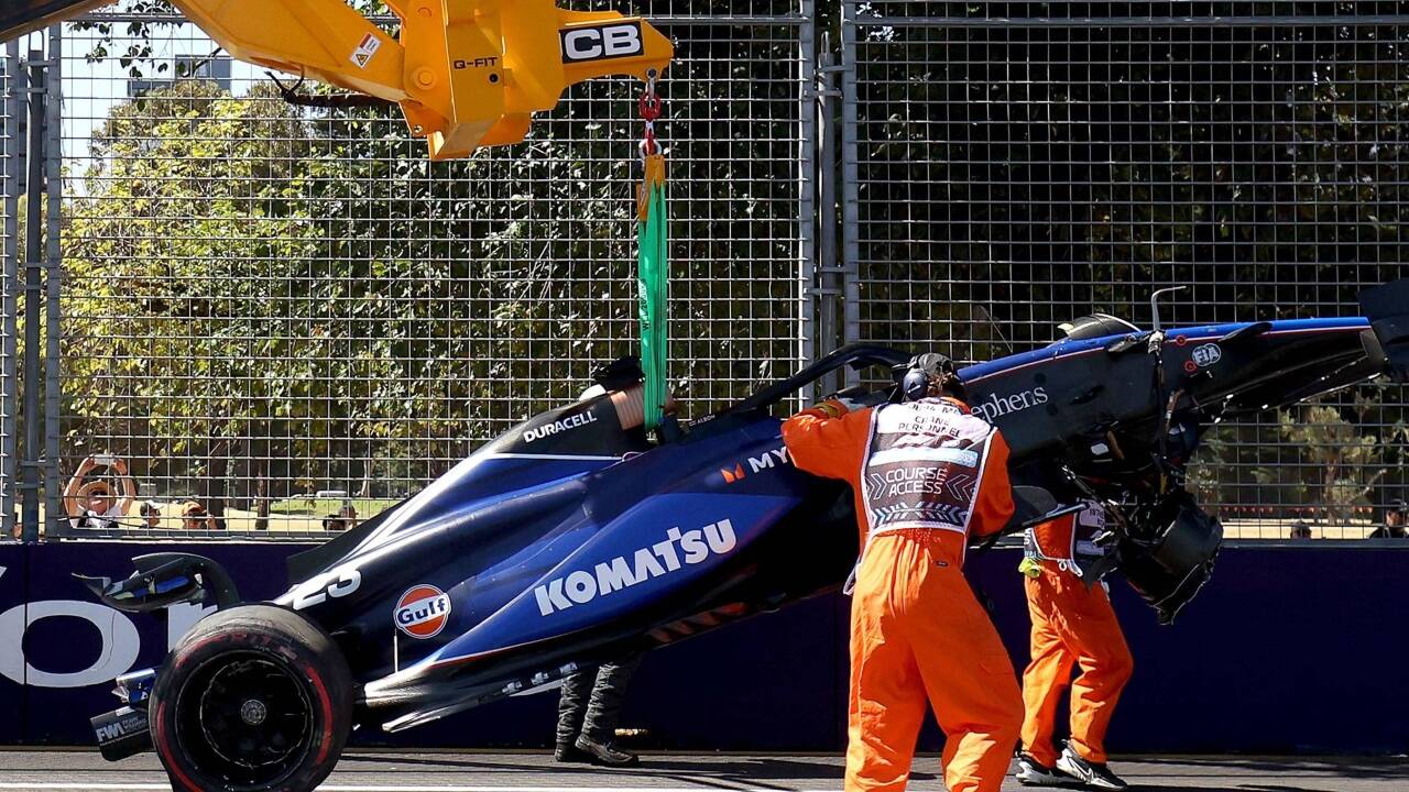 Alex Albon zerstörte seinen Williams am Freitag. Alex Albon zerstörte seinen Williams am Freitag.