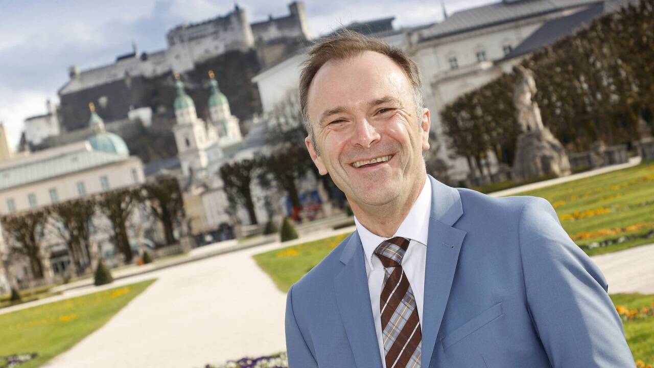 Ab 8. Mai 2024 ist er Bürgermeister der Stadt Salzburg: Bernhard Auinger (SPÖ).  