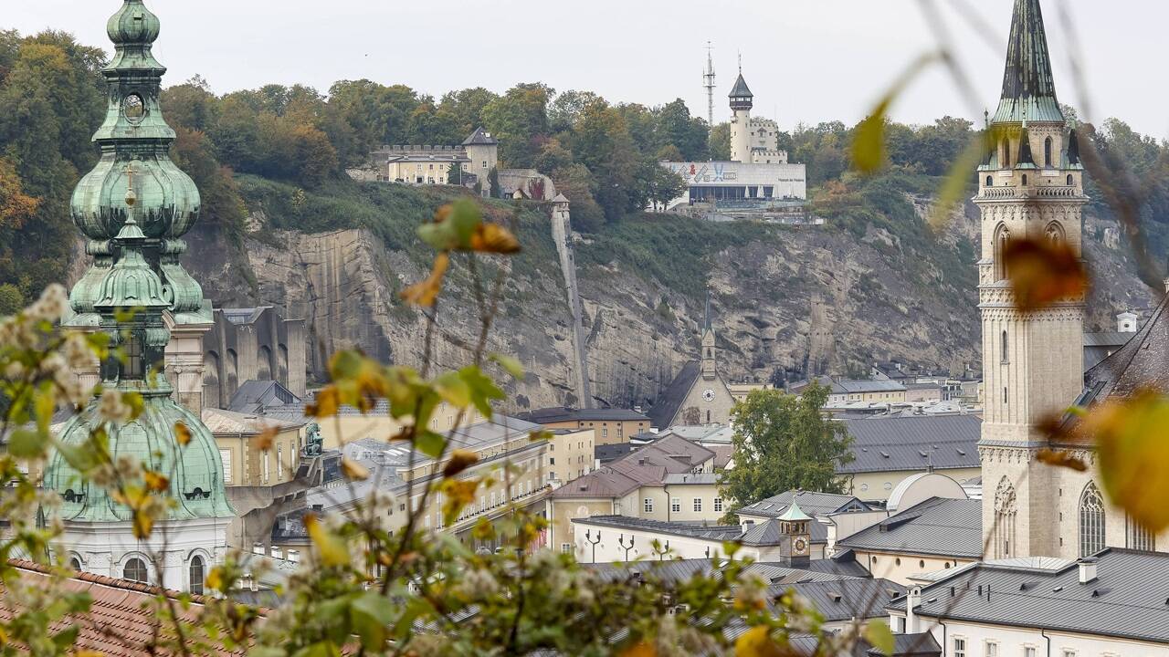 Blick auf den Mönchsberg – oder doch den „Elfenhügel“? 