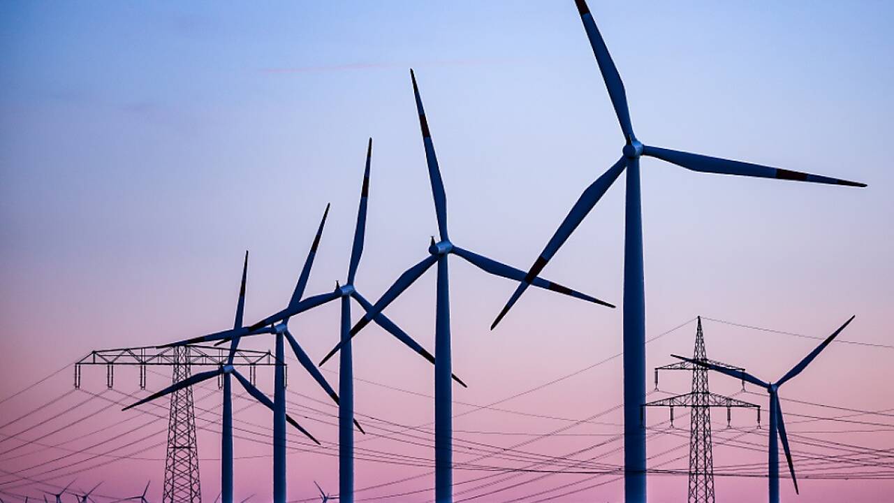 An einer Schweizer Uni wird an einer Optimierung von Windrädern geforscht: Sie sollen mittels Motor einen anderen Neigungswinkel erhalten, um so noch mehr Strom zu erzeugen (Symbolbild).  