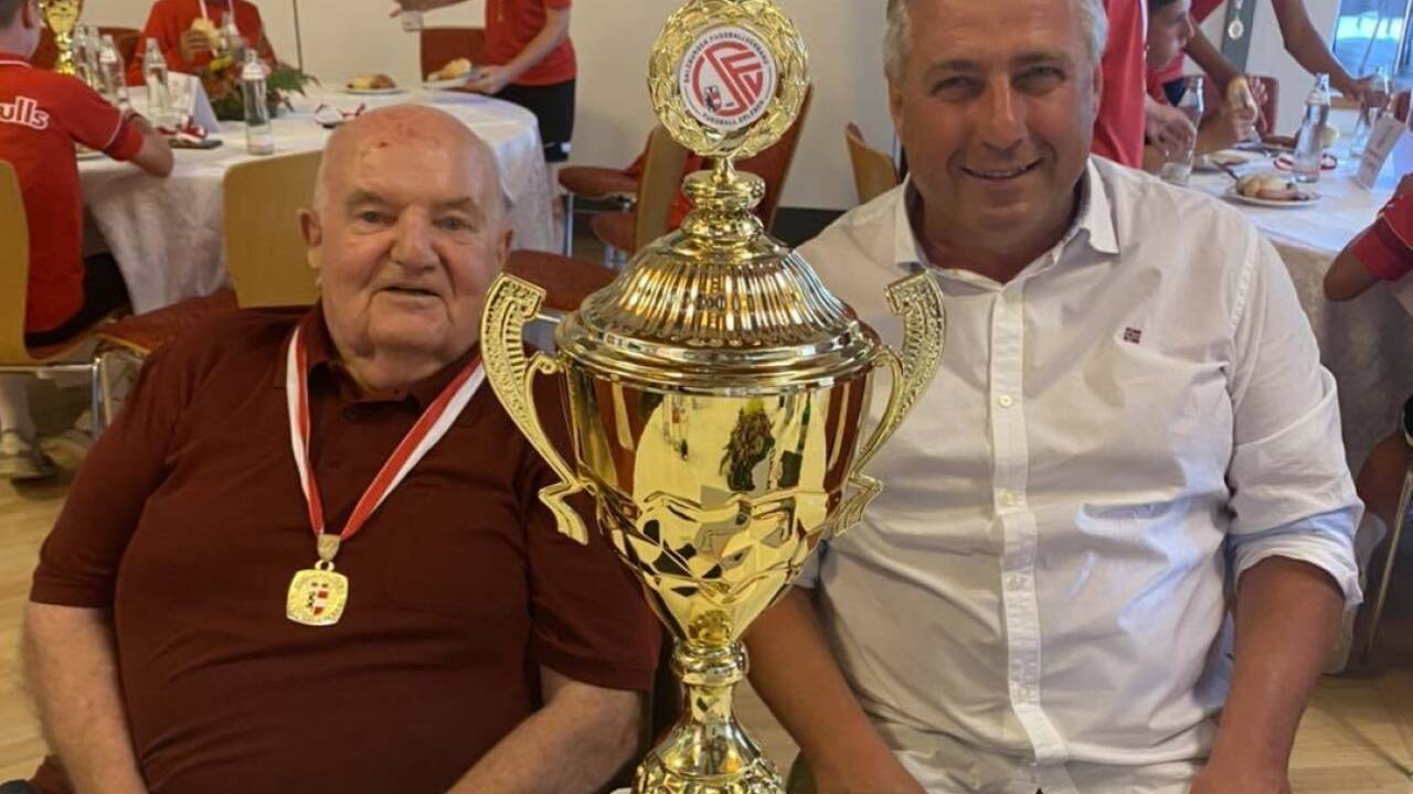 Präsident Josef Klingler (l.) und sein Trainer Ernst Lottermoser feierten gemeinsam große Erfolge. 