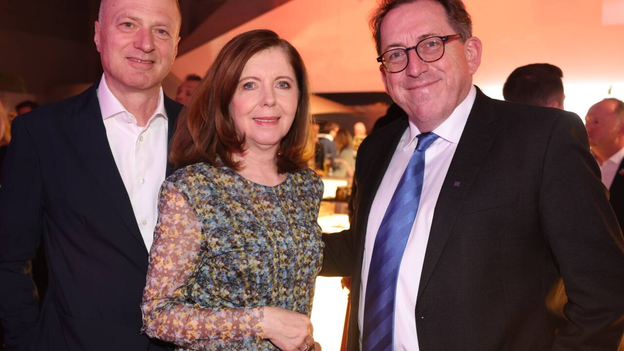 V. l.: Andreas Weber (Chefredakteur „Trend“), Waltraud Langer (ORF-Landesdirektorin) und Andreas Koller (stv. Chefredakteur „Salzburger Nachrichten“). 