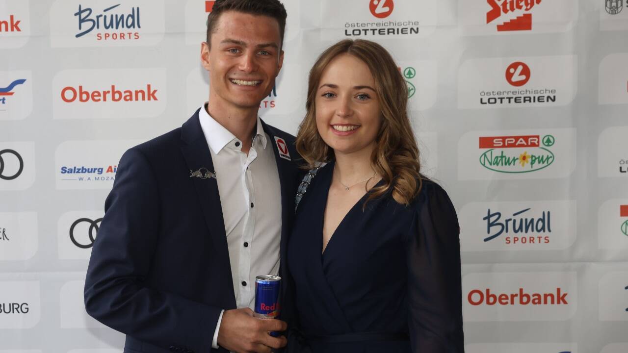 Der nordische Kombinierer Johannes Lamparter (u. a. Gesamtweltcupsieger in der Saison 2022/23) mit Freundin Lena. 