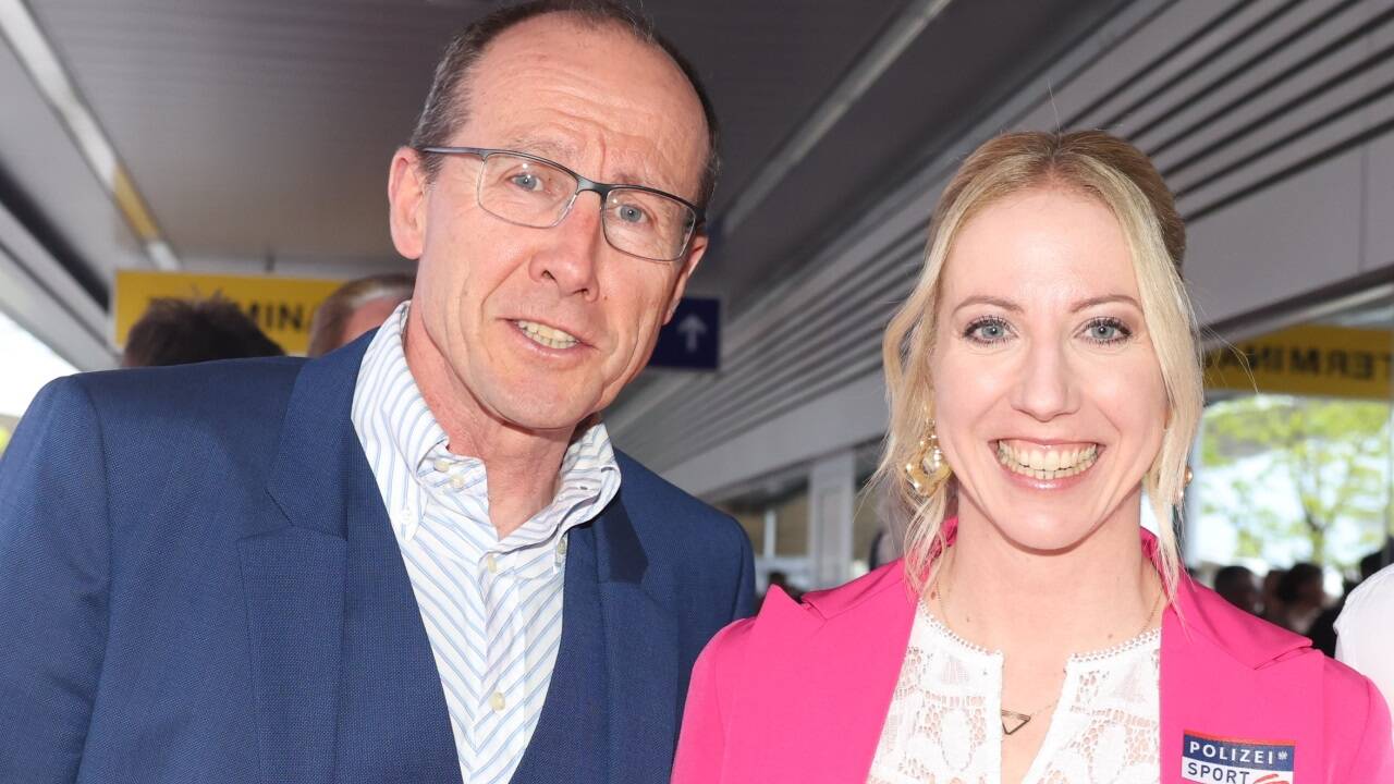 Langläuferin Teresa Stadlober (3. Platz „Sportlerin des Jahres“) mit Vater Alois. 