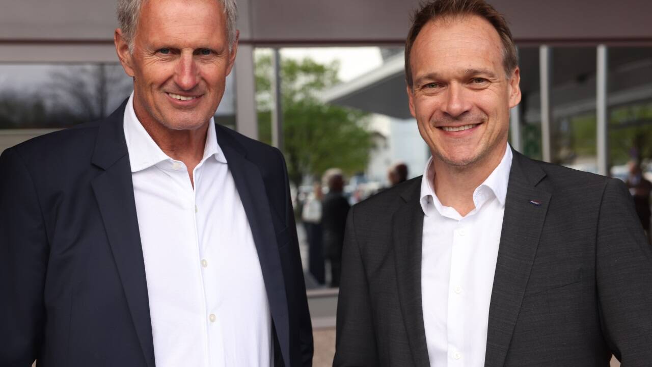 Roland Wernik (CEO Salzburg Wohnbau) und Landespolizeidirektor Bernhard Rausch. 