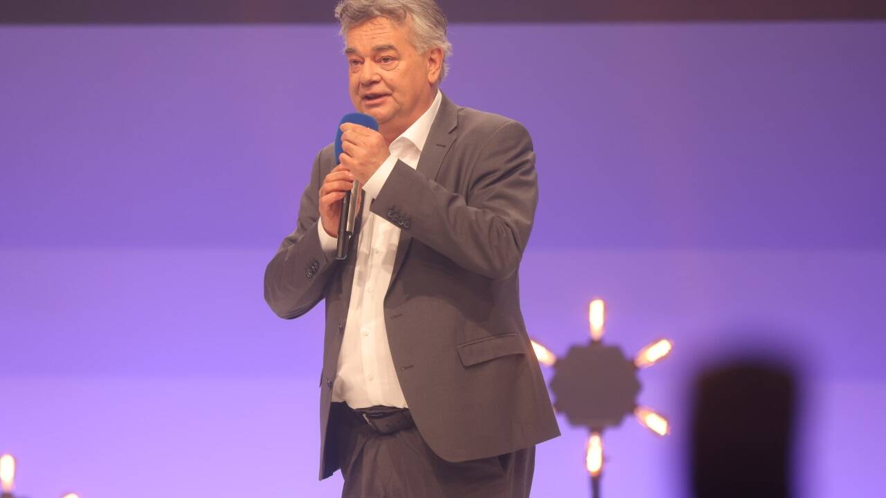 Vizekanzler und Sportminister Werner Kogler richtete herzliche Grußworte an die Besucher der Leonidas-Sportgala im Terminal 2. 