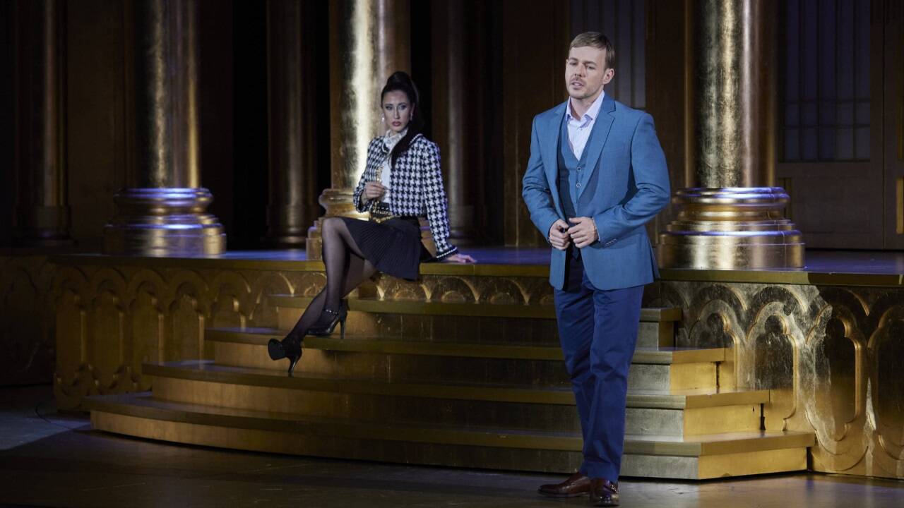 Marie Lys (Alzima), Alasdair Kent (Timur) Marie Lys (Alzima), Alasdair Kent (Timur)