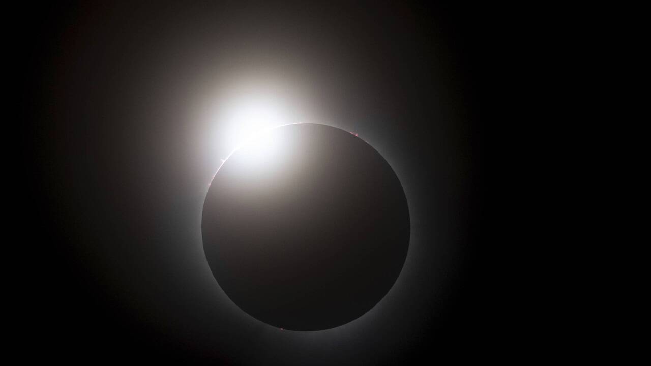 Der Diamantringeffekt war am Montag in in der US-amerikanischen Stadt Cleveland zu sehen. Der Effekt tritt auf, wenn der Mond die Sonne teilweise verdeckt.  