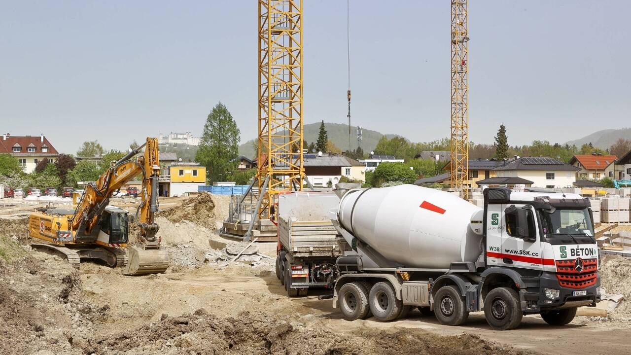 Am Dossenweg in Salzburg-Gneis entsteht ein gemeinnütziges Bauprojekt. Baugründe wie diese sind Mangelware.  