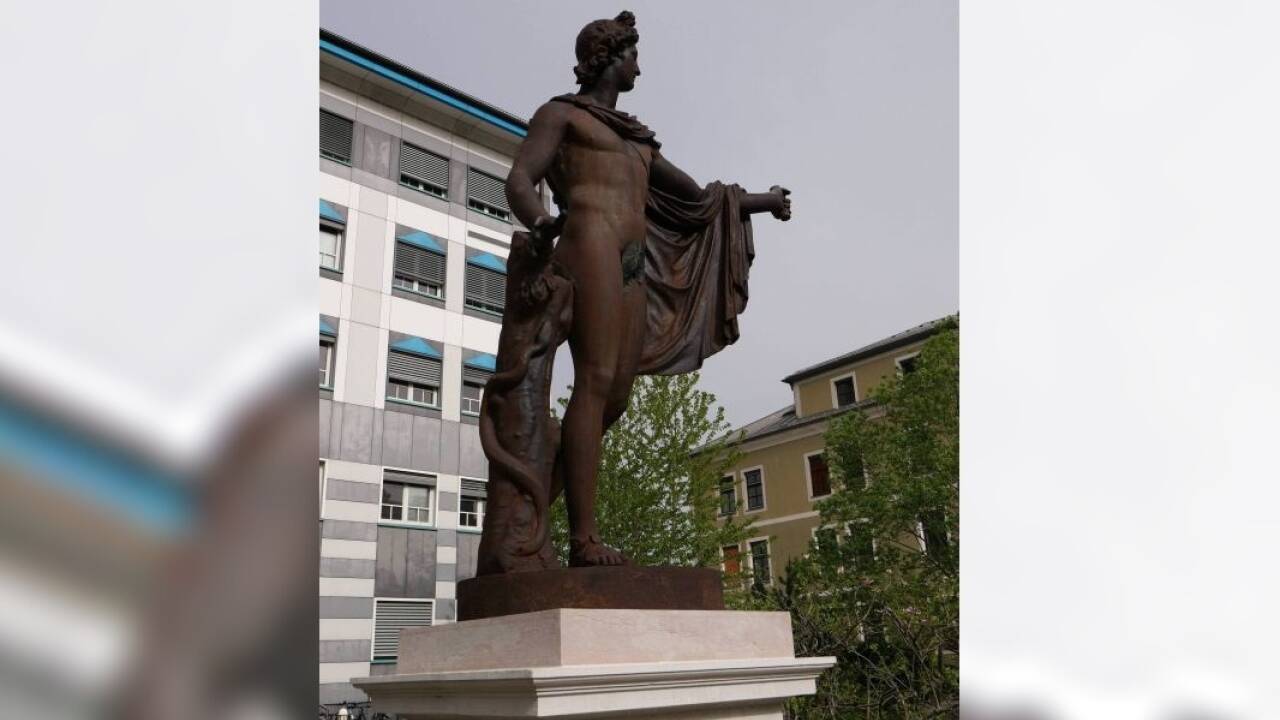 Ein gusseiserner „Apollo vom Belvedere“ aus der Mitte des 19. Jahrhunderts.  