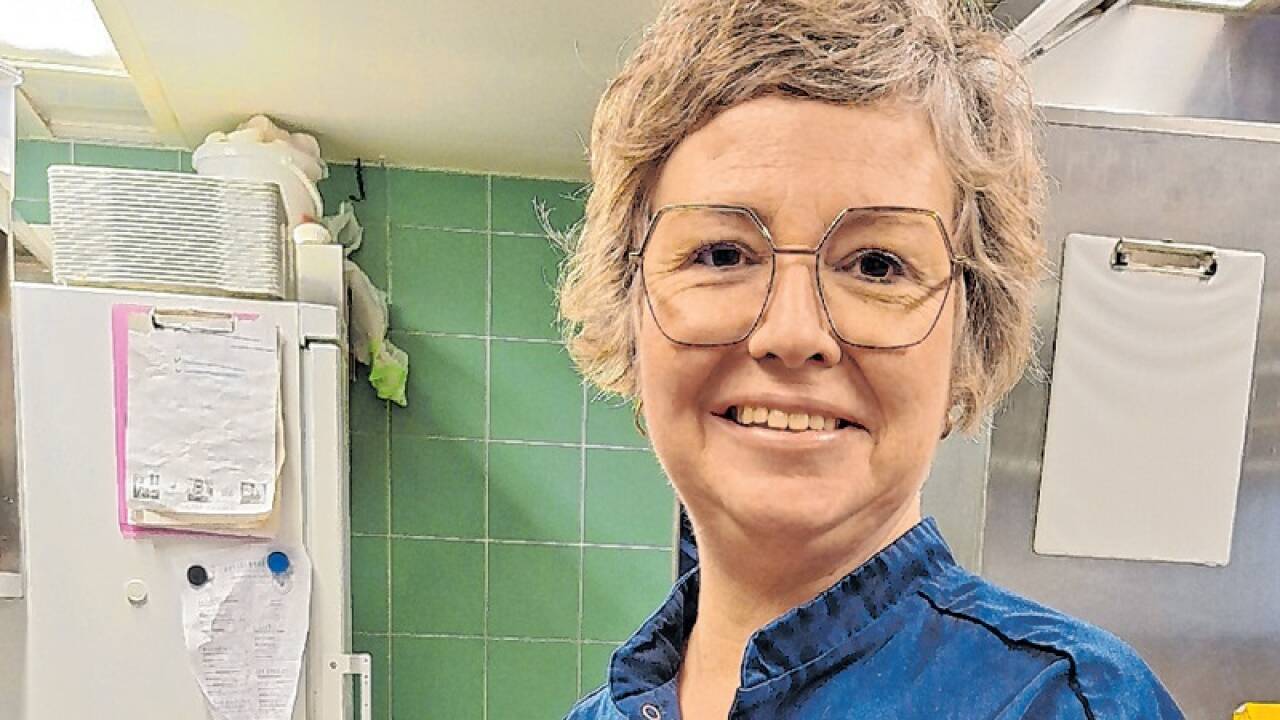 Raus aus dem Büro und rein in die Küche: Karin Krauss macht mit 47 eine Erwachsenenlehre im Rahmen der 'Diplomakademie Tourismus'. 