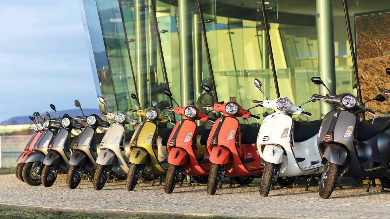 Die Vespa gehört heute wie damals zum Straßenbild in Österreich.  