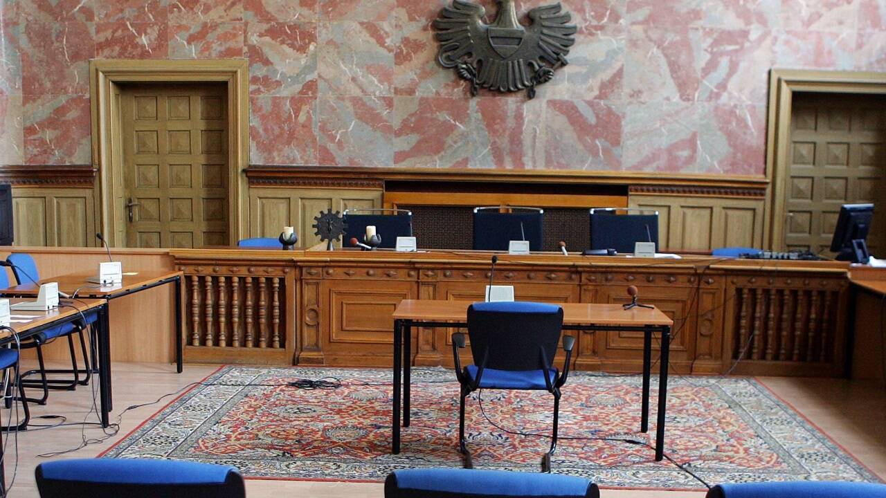 53-Jährige Frau wurde wegen Verbrechen nach dem Verbotsgesetz im Salzburger Schwurgerichtssaal der Prozess gemacht.  