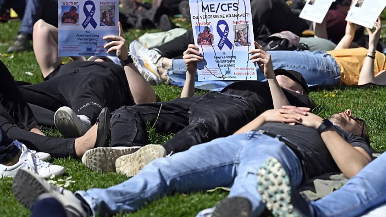 Protest der Betroffenen-Initative 'Liegend Demo' in Zürich im April 