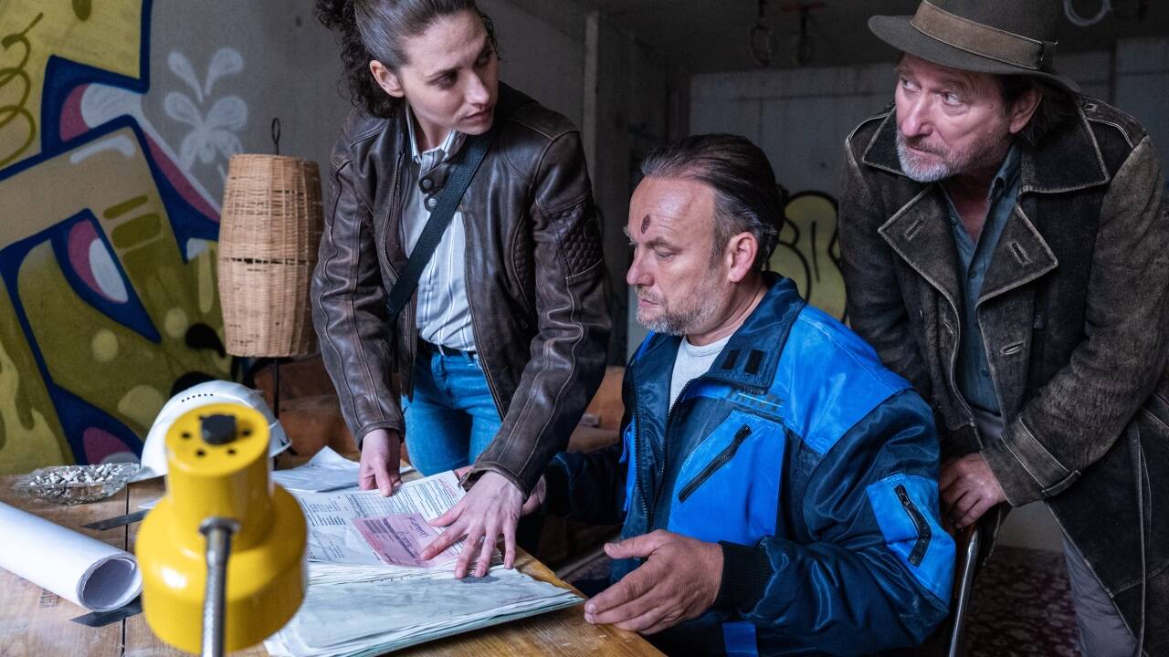 Fanny Krausz (l.) und Michael Fitz (r.) mit Erol Nowak. 