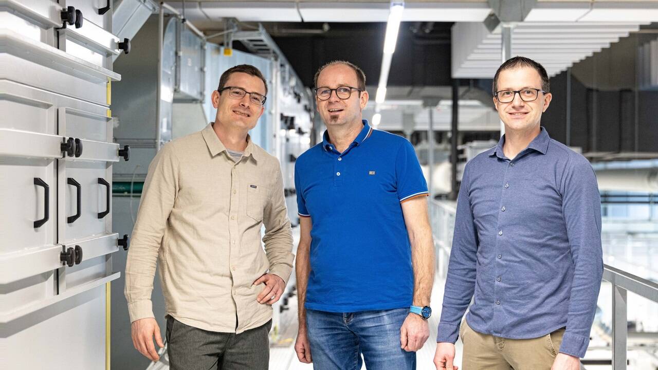 Das Projektteam erarbeitete Vorschläge zum Energiesparen bei W&H: Sixtus Kober, Manfred Kinzl und Daniel Mayr. 