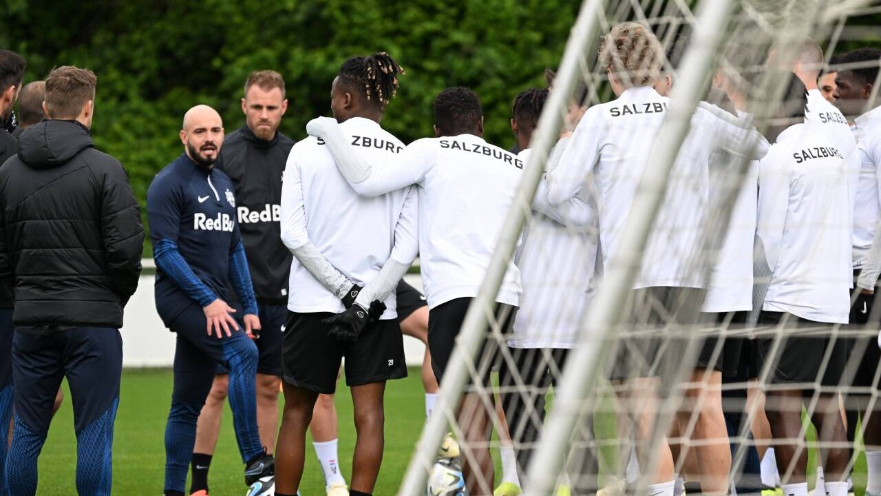 Onur Cinel leitete am Dienstag erstmals ein Training von Red Bull Salzburg.  