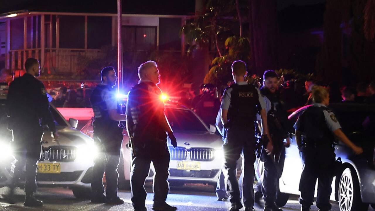 Polizei sucht die Krawallmacher  Polizei sucht die Krawallmacher