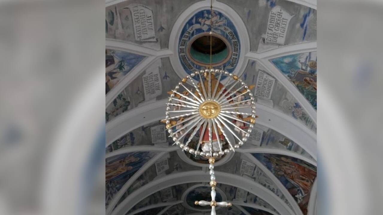 Die Sonne geht in dieser Kirche nie unter.  