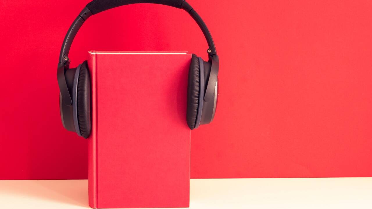 Kürzlich wurde bekannt, dass die ARD den Deutschen Hörspielpreis abschafft. Stirbt da gerade eine Kulturform? Oder erlebt sie gar eine Art Wiedergeburt? 