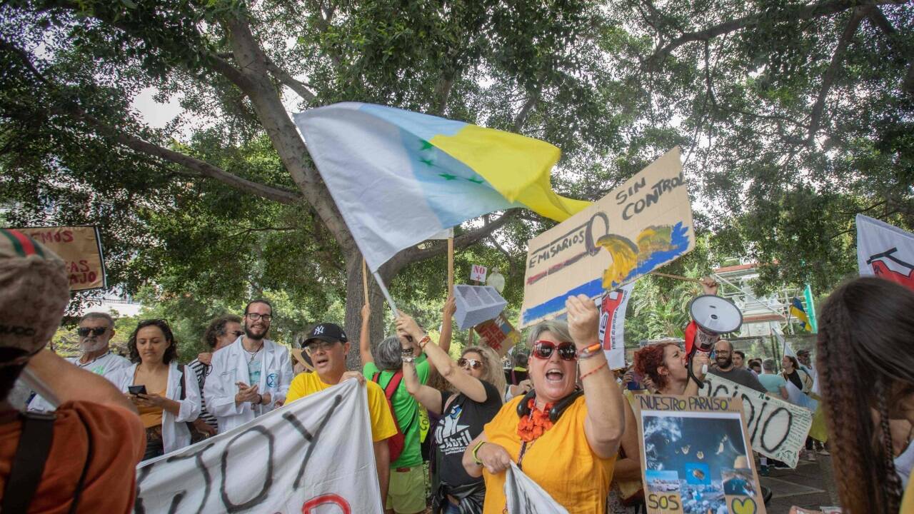 Tausende gingen auf Teneriffa auf die Stra§en 