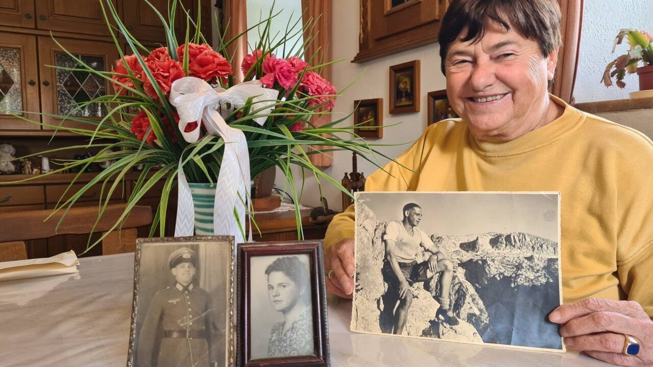 Die Salzburgerin Renate Schwaighofer hat ihren Vater Ludwig Krackl nie kennengelernt. Er kehrte nicht aus dem Krieg zurück. Fotos zeigen ihn und Schwaighofers Mutter Hilda Feichtenschlager.  