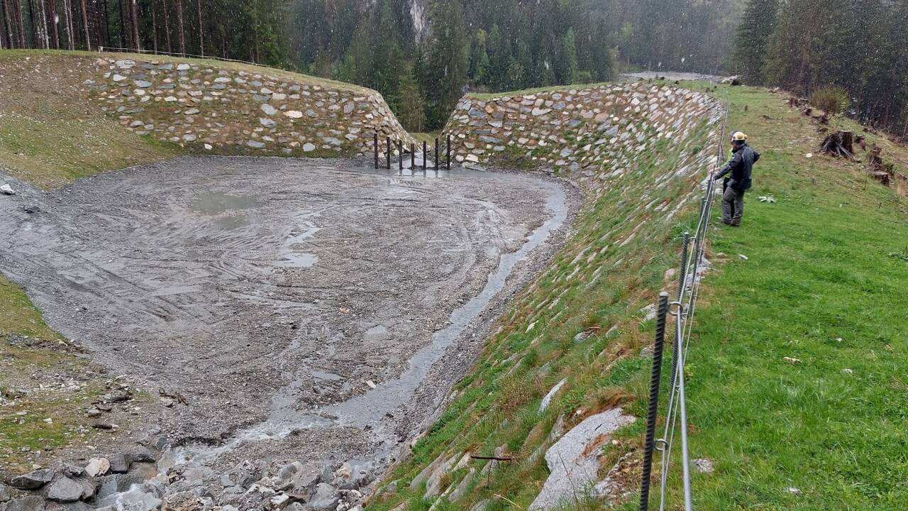 Das Rückhaltebecken im Bräuergraben fasst 15.000 Kubikmeter Geschiebe. 