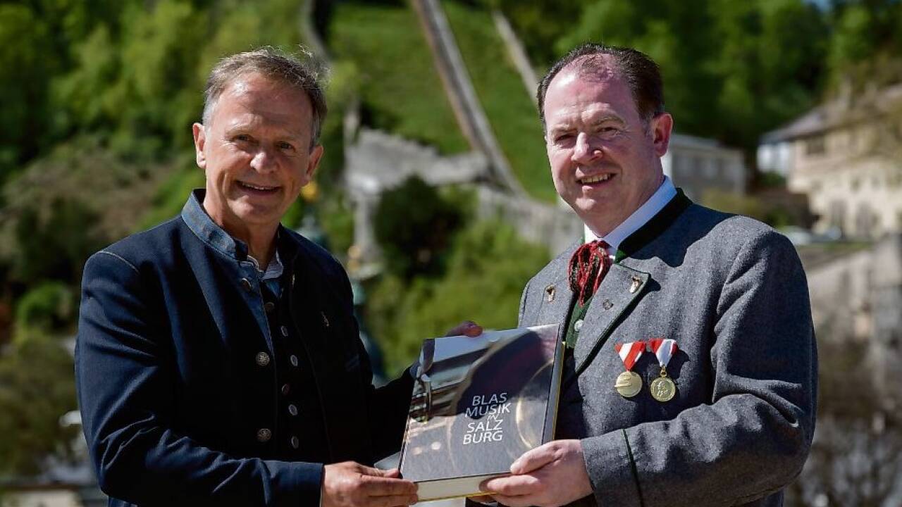Anfang April übergab Matthäus Rieger (l.) sein Amt an Nachfolger Balthasar Gwechenberger.  
