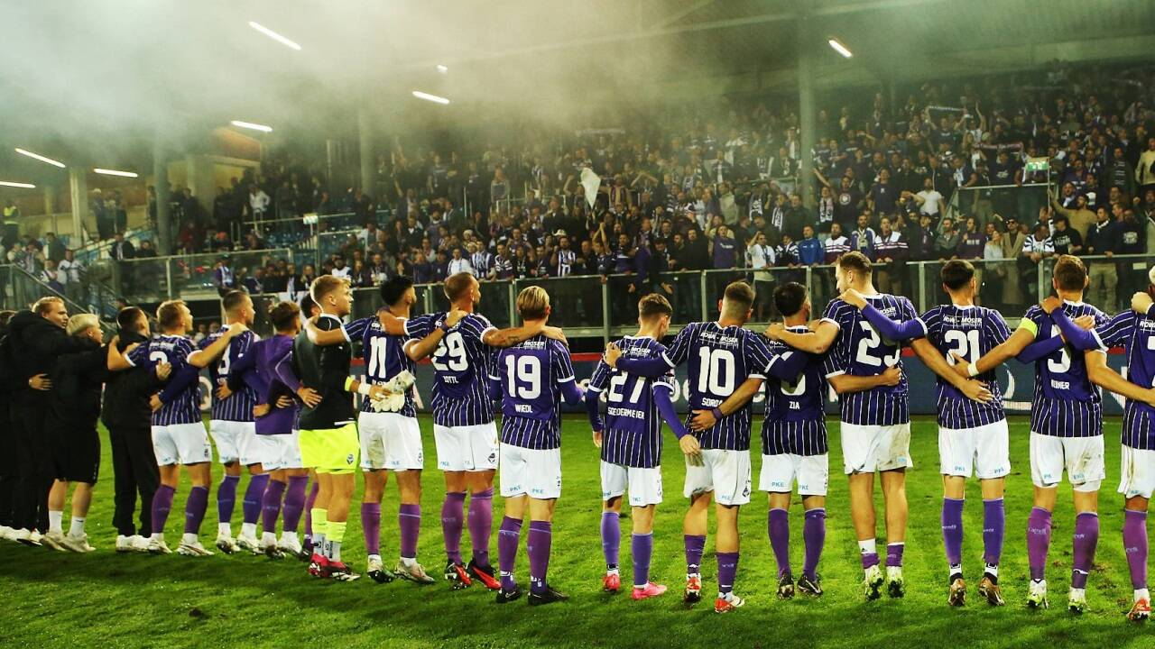 Spieler und Fans von Austria Salzburg dürfen weiter von der 2. Liga träumen.  