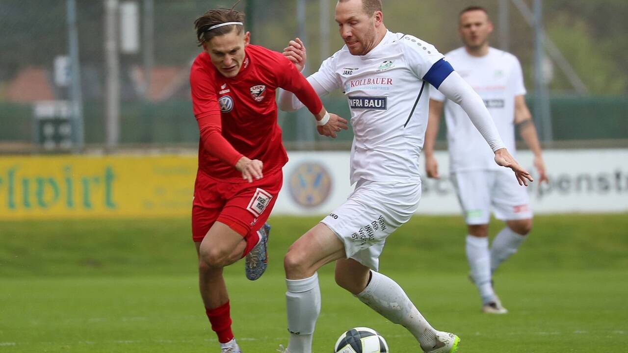 Simon Ernemann (rechts) verliert in Eugendorf einige Mitspieler, Anifs Tobias Moser ist im Visier mehrerer Vereine.  