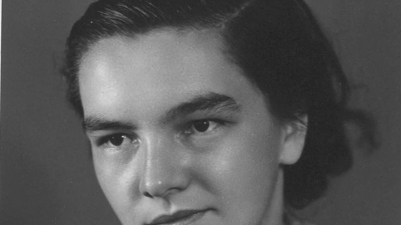 Rosa Hofmann, auch bekannt als „Ratzi“ -lebte von 1919 bis 1943. Sie wurde in Berlin wegen Hochverrats zum Tode verurteilt.  
